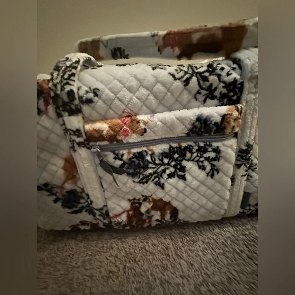 NWOT Vera Bradley Large Duffle Bag in Winter Fleece - Picture 3 of 8